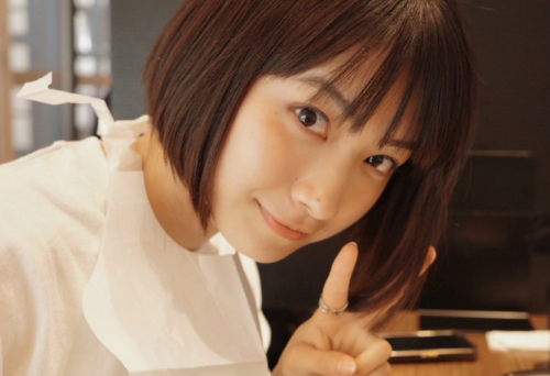 藤崎ゆみあの出身高校はどこ？崇徳中説と目黒日大説とCMや経歴も詳しく検証